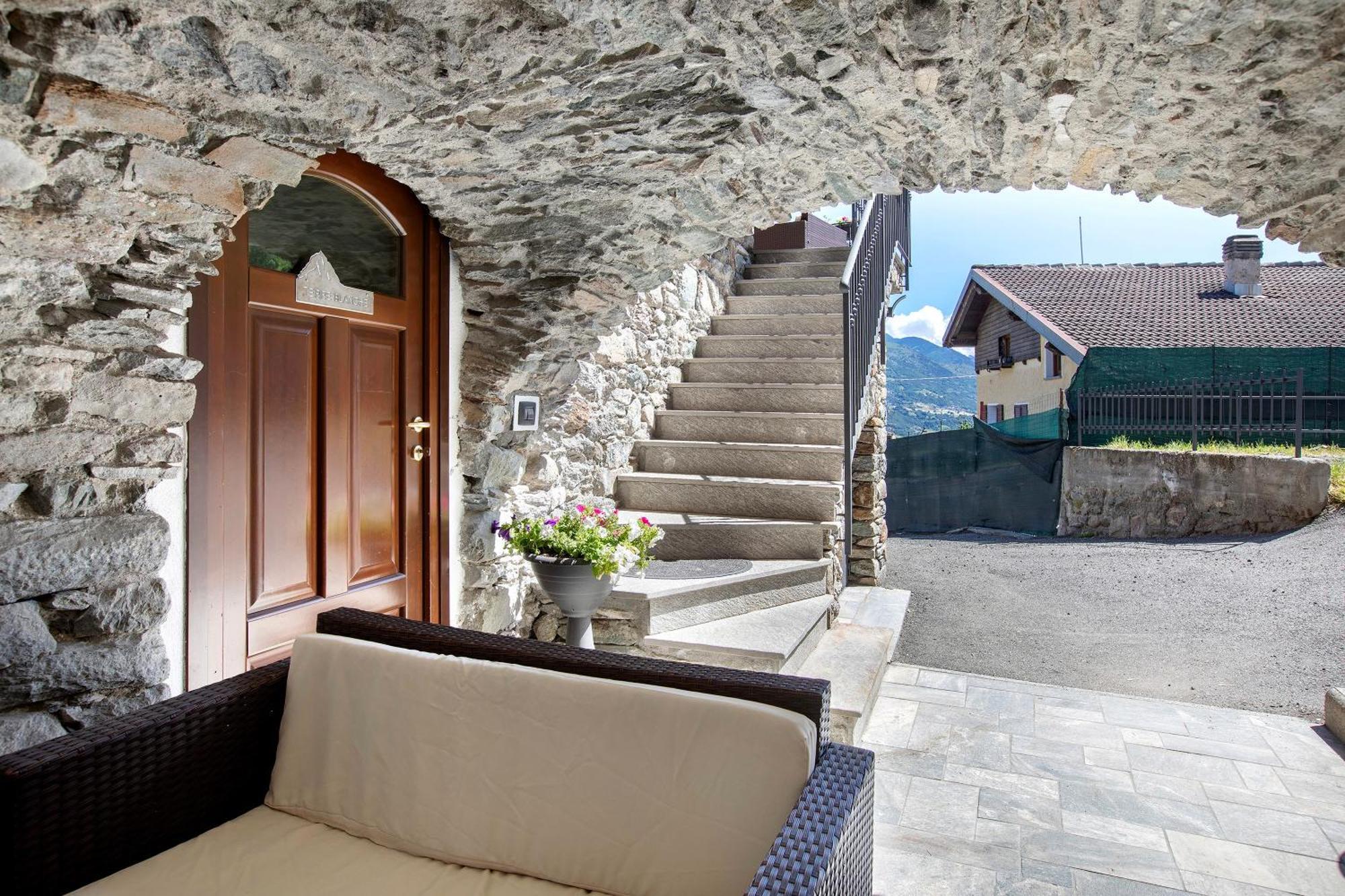 Maison Bebe Terre Blanche Aosta Exteriér fotografie